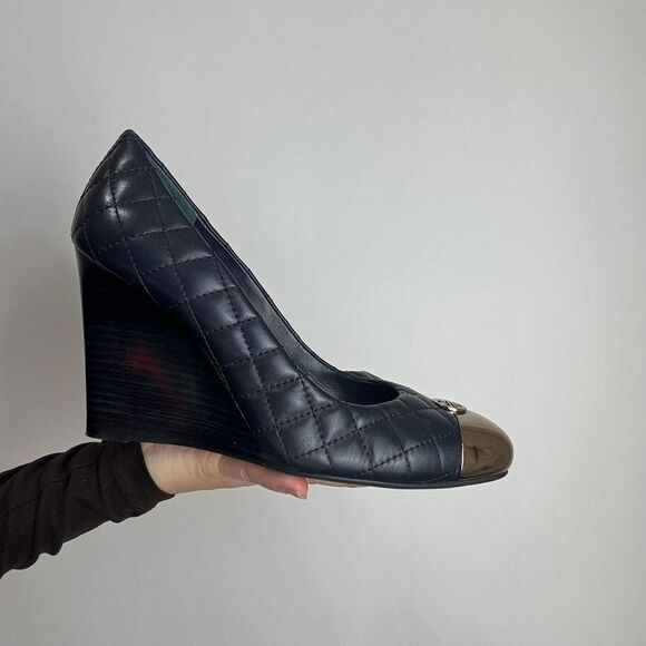 Tory Burch Blue Navy Leather Wedge Sandals with Gold Details Made in Brazil - Picture 8 of 8